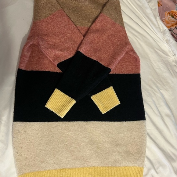 Aritzia Pink and Black Mini Dress for Chic Occasions - Picture 3 of 6